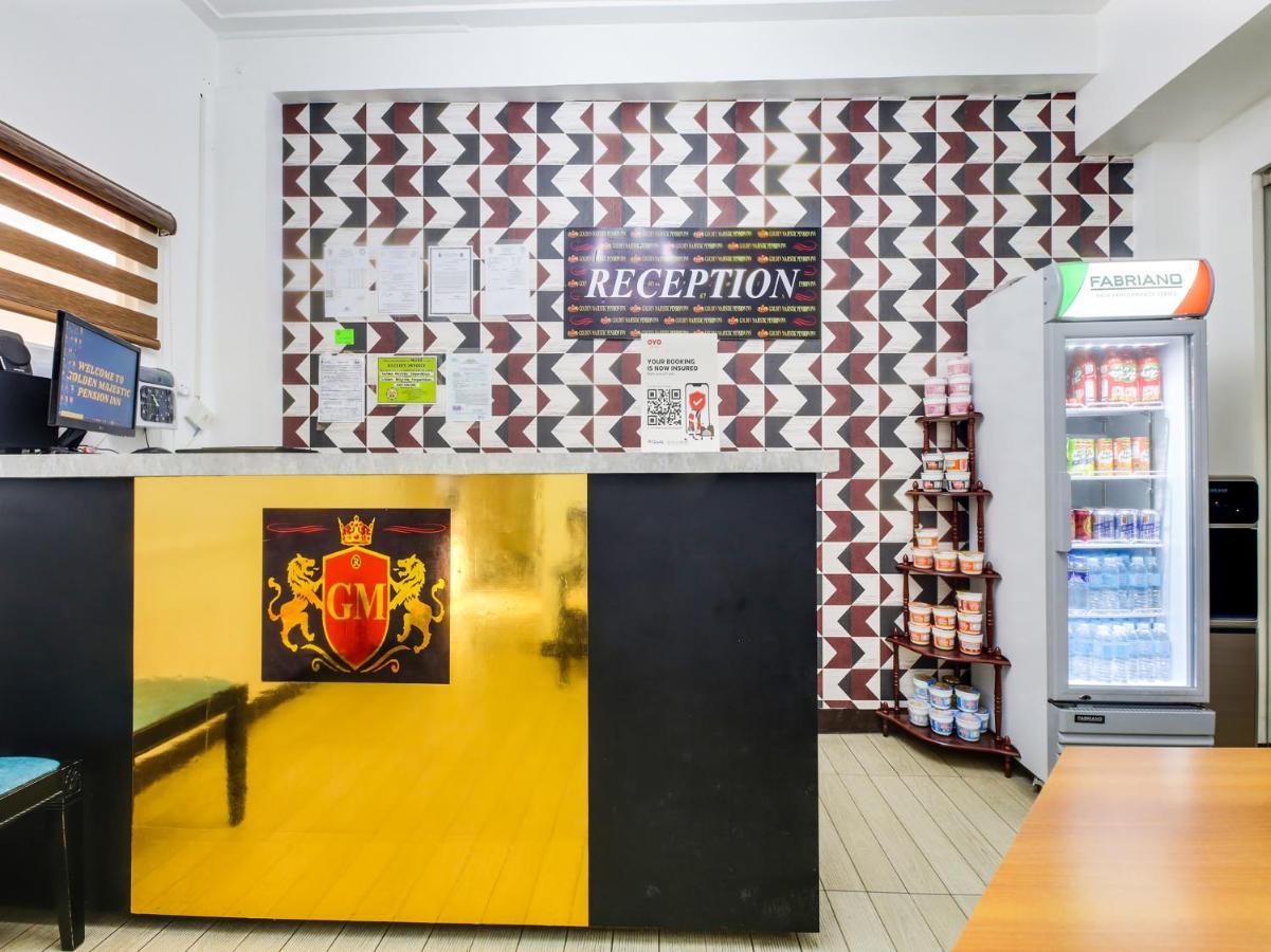Oyo 895 Golden Majestic Pension Inn Манила Екстериор снимка